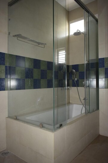 Bathroom in 5 BHK Villa at H1E1 Genesis, Ejipura – for Rent