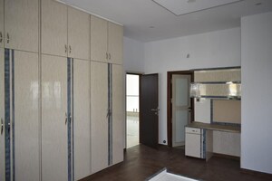 Room in 5 BHK Villa at H1E1 Genesis, Ejipura – for Rent