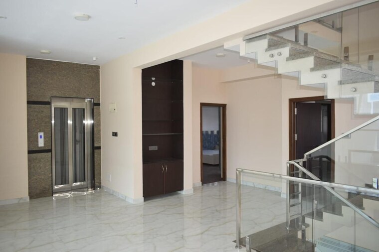 Room, h1e1-genesis 5 Bedroom 4000 Sq.Ft. Villa In Ejipura Bangalore 9279555