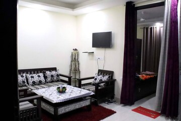 1 BHK Builder Floor For Rent in Saket