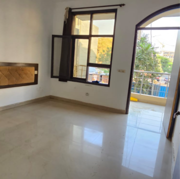 Room in 6 BHK Builder Floor at Sector 38 – for Sale