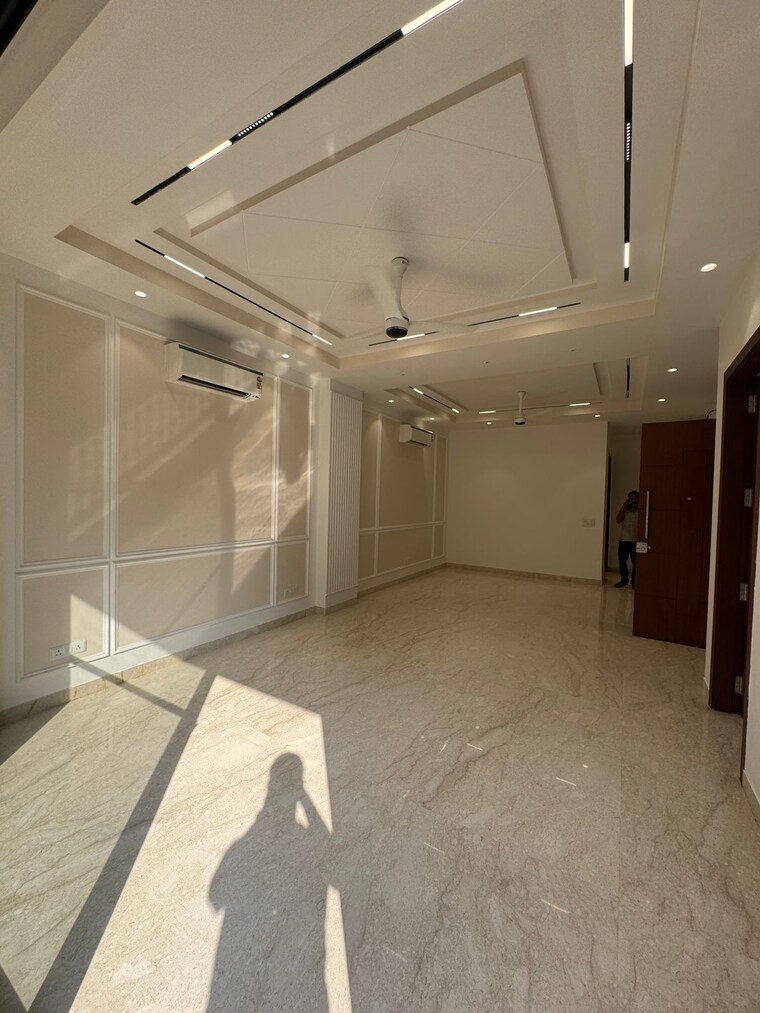 Bathroom, kalkaji 3 Bedroom 1800 Sq.Ft. Builder Floor In Kalkaji Delhi 9279573