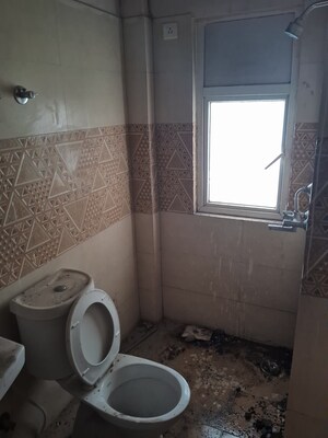 Bathroom in 3 BHK Apartment at Amrapali Golf Homes, Sector 4 Greater Noida – for Rent