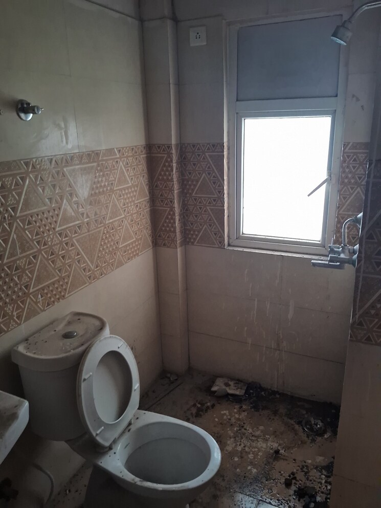 Bathroom, amrapali-golf-homes 3 Bedroom 1115 Sq.Ft. Apartment In Sector 4 Greater Noida Greater Noida 9279580