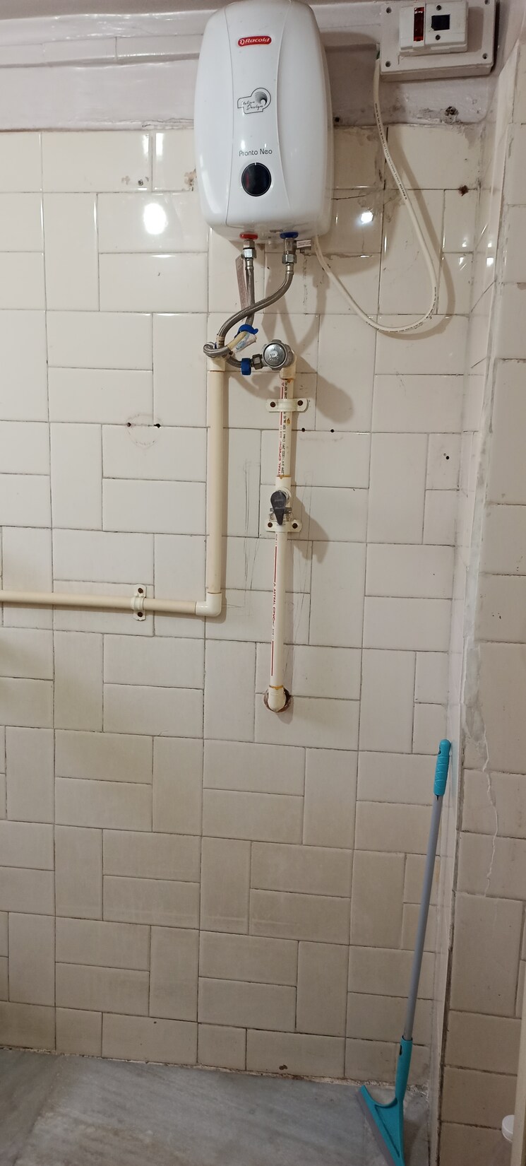 Bathroom, mig-colony 2 Bedroom 900 Sq.Ft. Apartment In Worli Mumbai 9279598