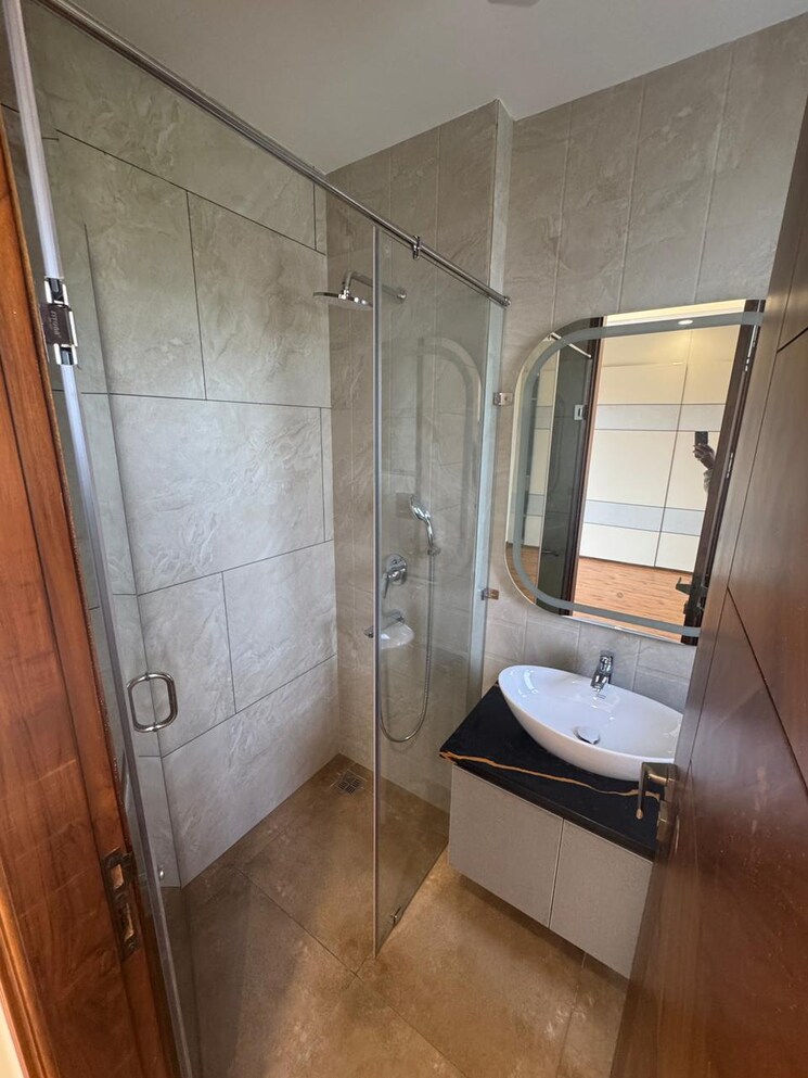 Bathroom, kalkaji 3 Bedroom 1800 Sq.Ft. Builder Floor In Kalkaji Delhi 9279608