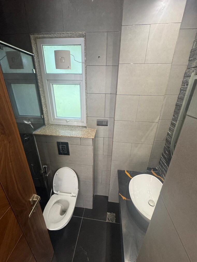 Bathroom, kalkaji 3 Bedroom 1800 Sq.Ft. Builder Floor In Kalkaji Delhi 9279608