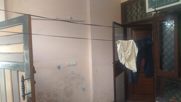 Furnished Amenities in 2 BHK Builder Floor at Lajpat Nagar I – for Sale