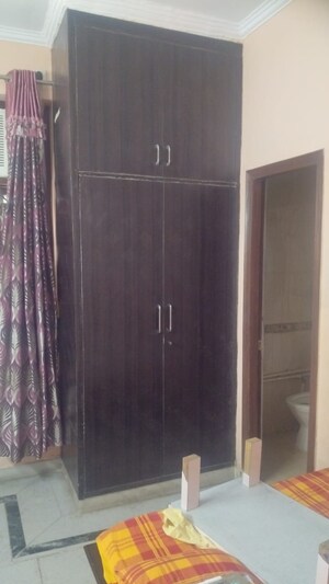 Furnished Amenities in 2 BHK Builder Floor at Lajpat Nagar I – for Sale