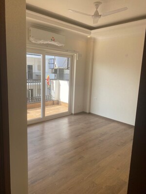 Room in 3 BHK Builder Floor at Signature Global Park 4 and 5, Sohna Sector 36 – for Rent