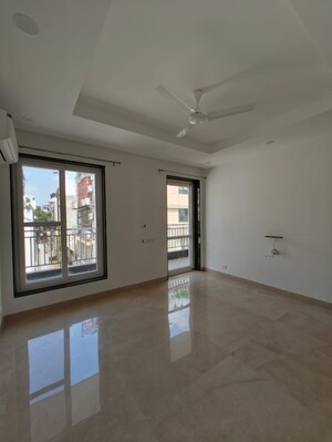 Room in 4 BHK Builder Floor at Greater Kailash I – for Rent