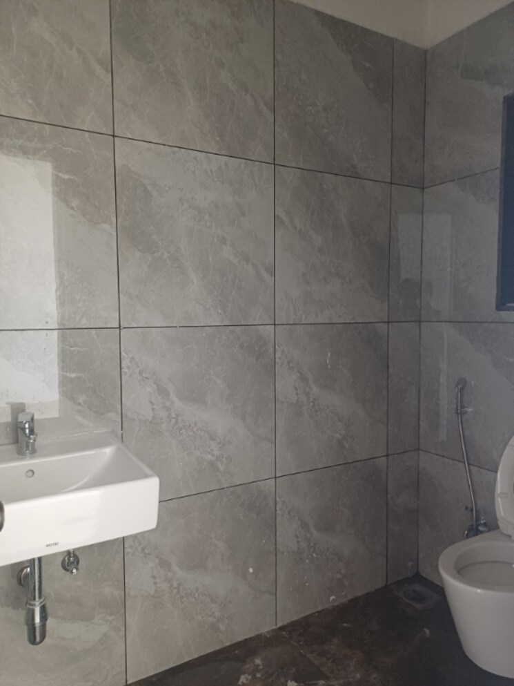 Bathroom, chandak-unicorn Commercial Office Space 668 Sq.Ft. In Andheri West Mumbai 9279631