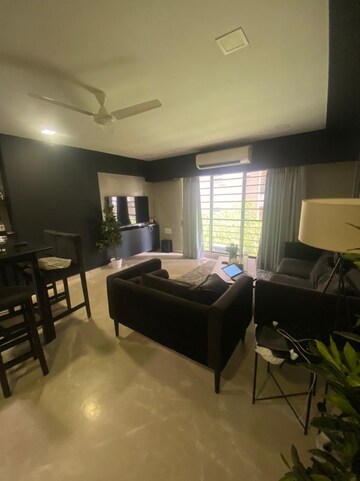 Team Area in 2 BHK Apartment at Pegasus Apartment, Santacruz West – for Rent