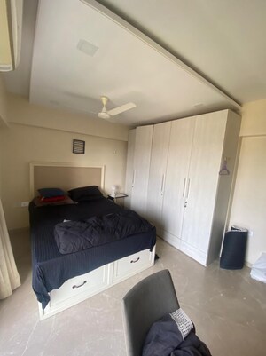 Team Area in 2 BHK Apartment at Pegasus Apartment, Santacruz West – for Rent