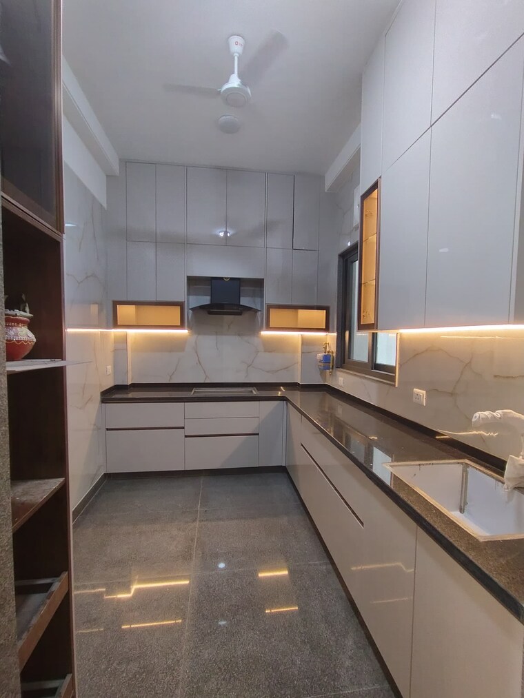 Kitchen, shivalik colony 3 Bedroom 1800 Sq.Ft. Builder Floor In Shivalik Colony Delhi 9279638
