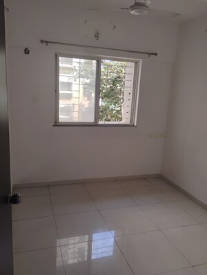 Room in 3 BHK Apartment at Paranjape Schemes Madhukosh, Dhayari – for Rent
