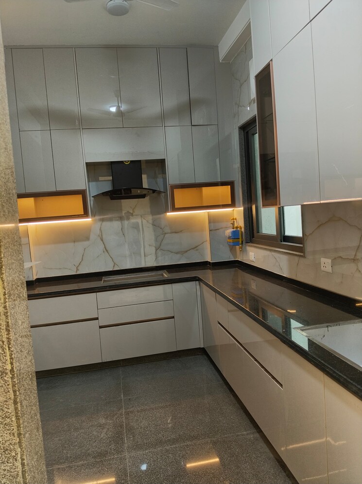 Kitchen, shivalik colony 3 Bedroom 1800 Sq.Ft. Builder Floor In Shivalik Colony Delhi 9279649