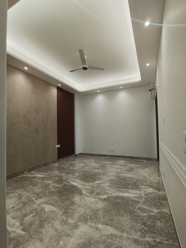 Room, shivalik colony 3 Bedroom 1800 Sq.Ft. Builder Floor In Shivalik Colony Delhi 9279649