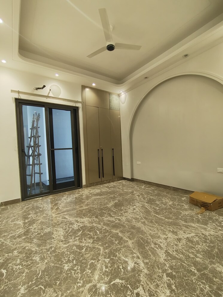 Room, shivalik colony 3 Bedroom 1800 Sq.Ft. Builder Floor In Shivalik Colony Delhi 9279649