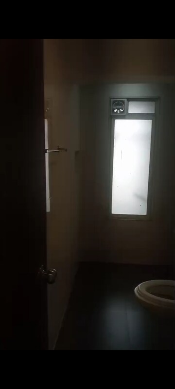 Room in 3 BHK Apartment at Worli Naka – for Rent