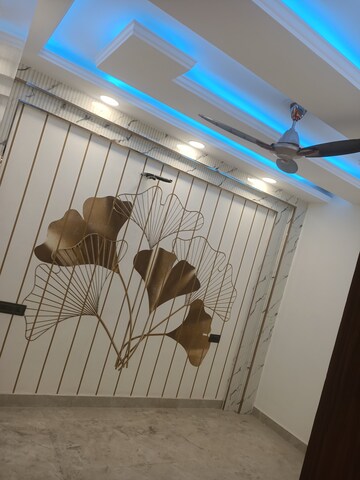 Furnished Amenities in 3 BHK Builder Floor at Govindpuri – for Sale