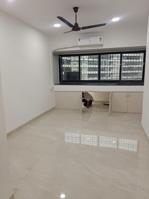 Room in 3 BHK Apartment at Highland Park Andheri West, Andheri West – for Rent