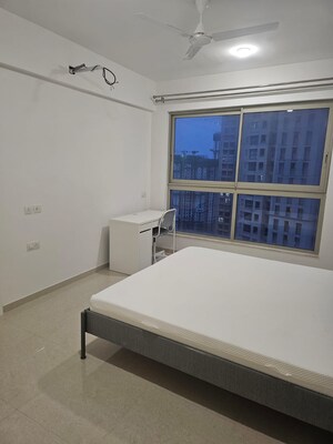 Bedroom in 2 BHK Apartment at Hiranandani Fortune City, New Panvel – for Rent