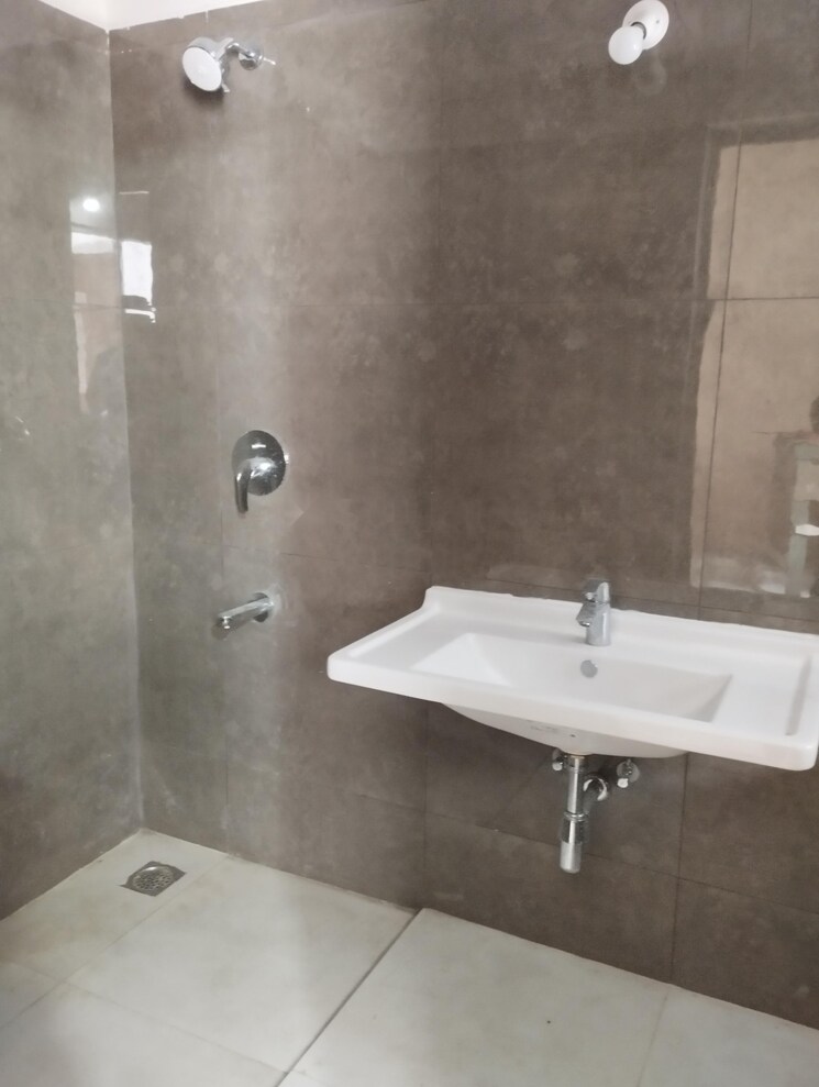 Bathroom, rajapushpa-provincia 2 Bedroom 962 Sq.Ft. Apartment In Narsingi Hyderabad 9279771