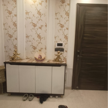 Room in 3 BHK Apartment at Ansal Esencia - Amara Villas, Sector 67 – for Rent