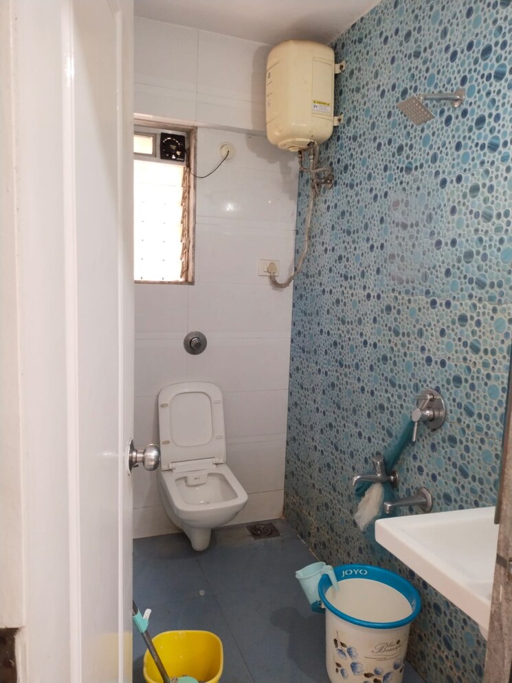 Bathroom, lodha-amara 1 Bedroom 300 Sq.Ft. Apartment In Kolshet Road Thane 9279834