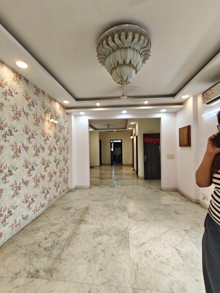  Parking, apex-apartments 3 Bedroom 300 Sq.Yd. Builder Floor In Sector 45 Gurgaon 9279846