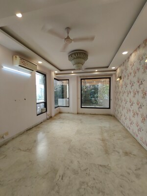 Room in 3 BHK Builder Floor at Apex Apartments, Sector 45 – for Rent