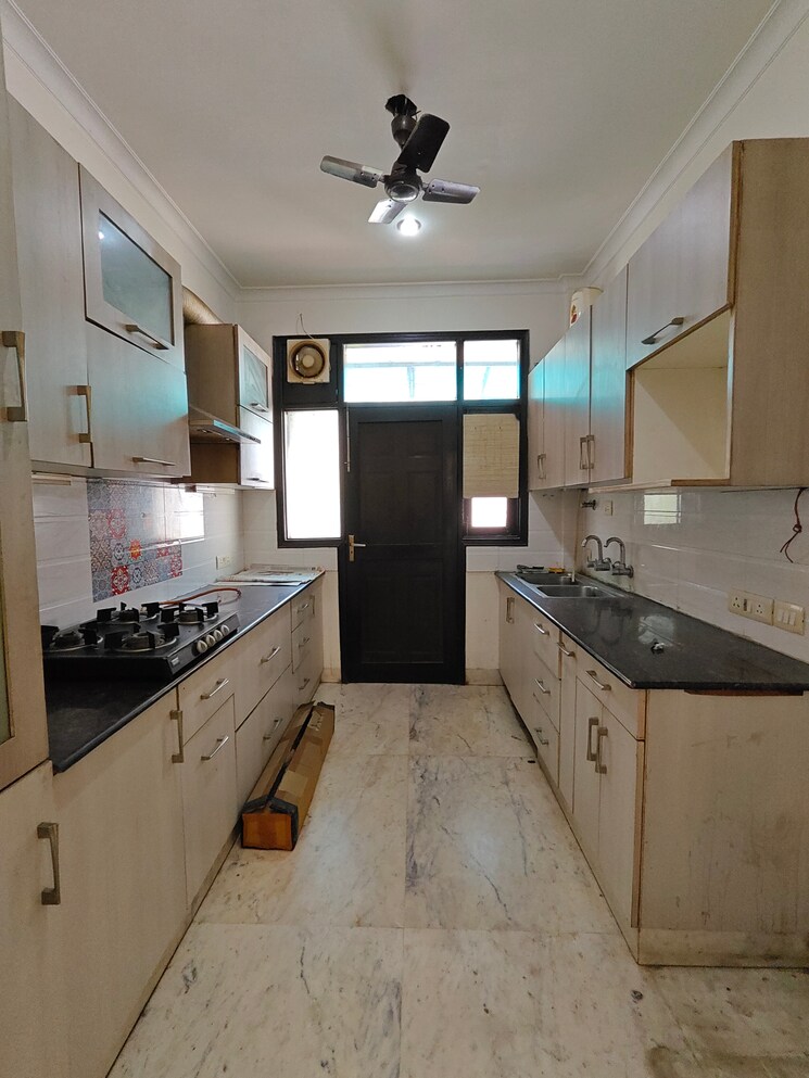 Kitchen, apex-apartments 3 Bedroom 300 Sq.Yd. Builder Floor In Sector 45 Gurgaon 9279846