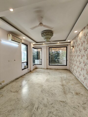 Room in 3 BHK Builder Floor at Apex Apartments, Sector 45 – for Rent