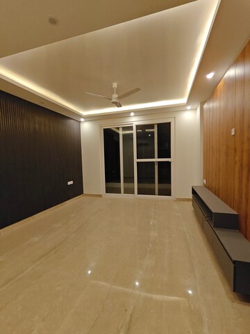 Room in 4 BHK Builder Floor at Gupta Awas, Sector 43 – for Rent