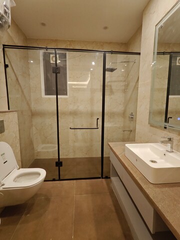 Bathroom in 4 BHK Builder Floor at Queens Plaza, Sector 43 – for Rent