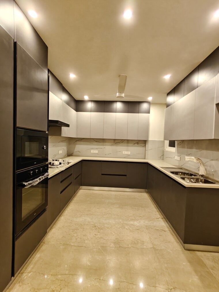 Kitchen, queens-plaza 4 Bedroom 300 Sq.Yd. Builder Floor In Sector 43 Gurgaon 9279896