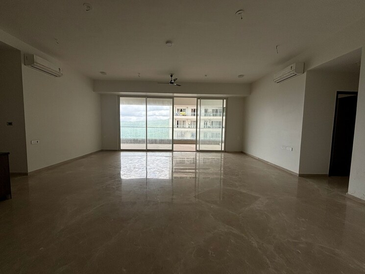 Room, omkar-alta-monte 5 Bedroom 5632 Sq.Ft. Apartment In Malad East Mumbai 9279893