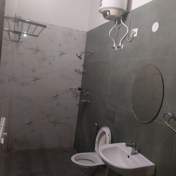 Bathroom in 3 BHK Villa at Kedia Nikunj Villas, Gandhi Path – for Rent