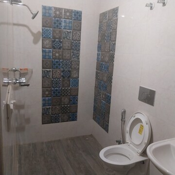 Bathroom in 3 BHK Villa at Kedia Nikunj Villas, Gandhi Path – for Rent