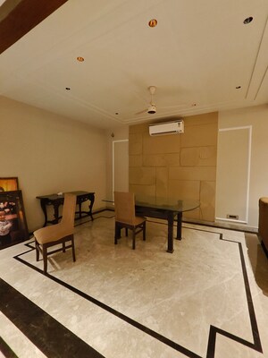 Team Area in 4 BHK Builder Floor at DLF City Gurgaon, Sector 27 – for Rent