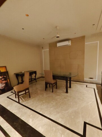 Team Area in 4 BHK Builder Floor at DLF City Gurgaon, Sector 27 – for Rent