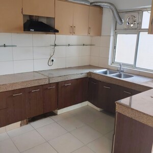 Kitchen in 3 BHK Builder Floor at BPTP Amstoria, Sector 102 – for Sale