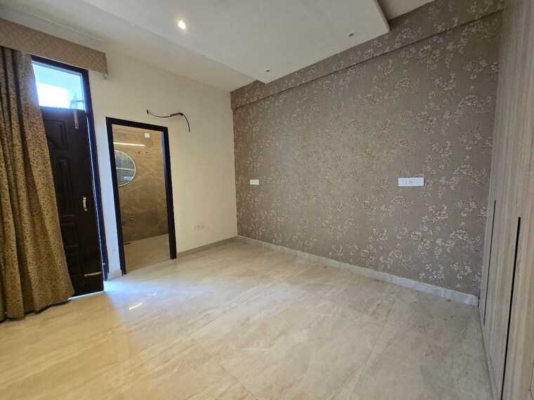 Room, pir machalla 3 Bedroom 1500 Sq.Ft. Apartment In Pir Machalla Zirakpur 9279913