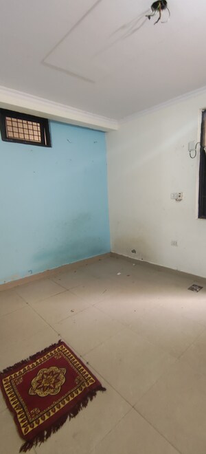 Room in 1 BHK Builder Floor at Dwarka Mor – for Rent