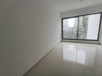 Room in 3 BHK Apartment at Rustomjee OZone, Goregaon West – for Rent