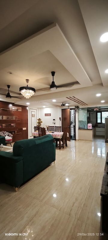 Living Room in 4 BHK Builder Floor at Vasundhara Sector 5 – for Sale