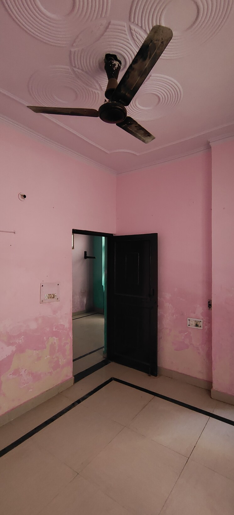 Room, dwarka mor 1 Bedroom 450 Sq.Ft. Builder Floor In Dwarka Mor Delhi 9280126