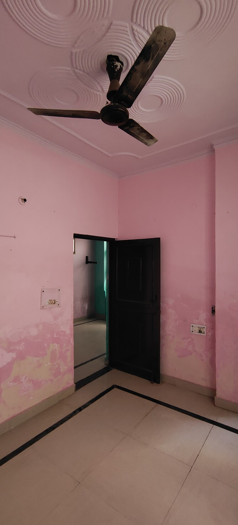 Room, dwarka mor 1 Bedroom 450 Sq.Ft. Builder Floor In Dwarka Mor Delhi 9280126