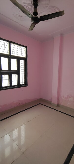 Room in 1 BHK Builder Floor at Dwarka Mor – for Rent